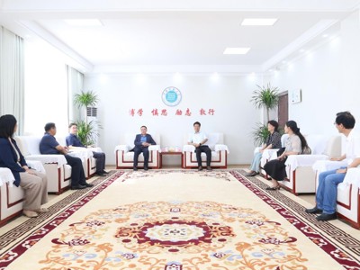 学校举办中国史学科建设专家咨询会